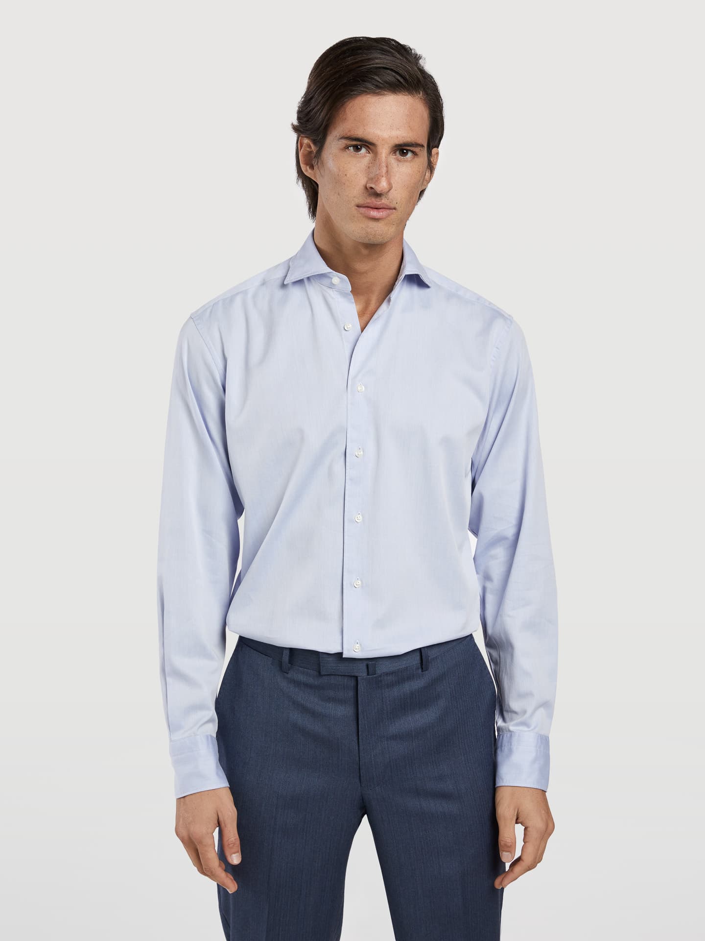 BRISTOL COLLAR SLIM FIT SINGLE CUFF.SATIN QUALITY