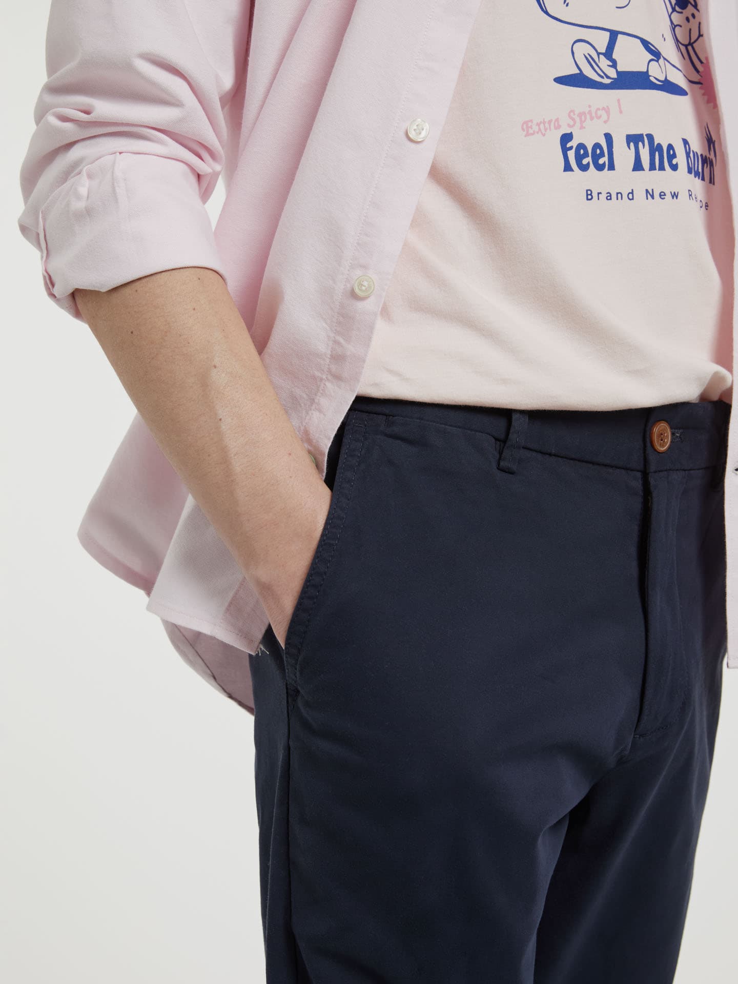 MenÂ´s  slim-fit chinos