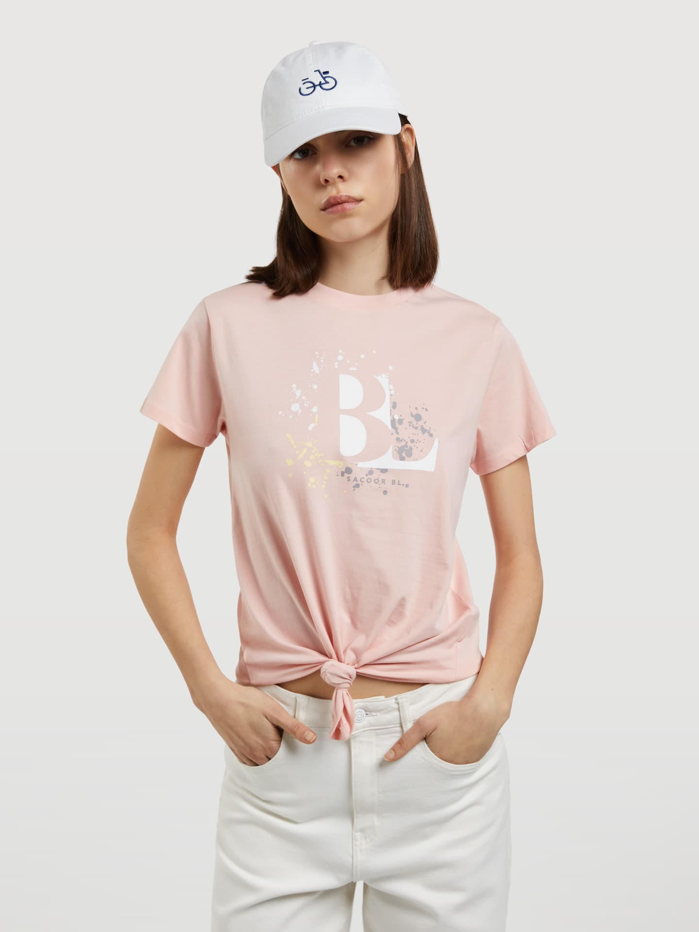 Woman's T-shirt Knot Branding
